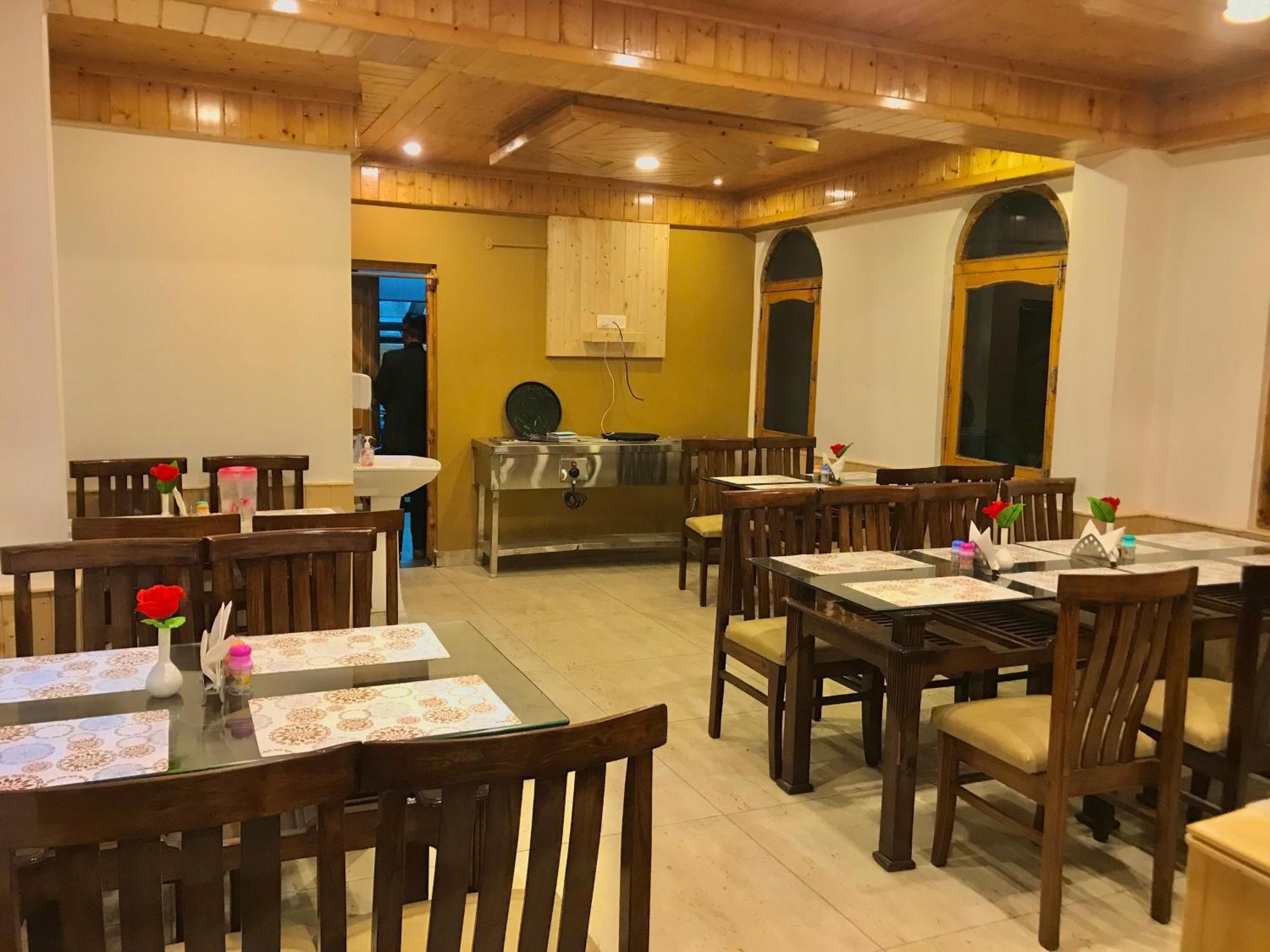 The Avenue River Side Hotel - Near Volvo Bus Stand Manali — Photos 1